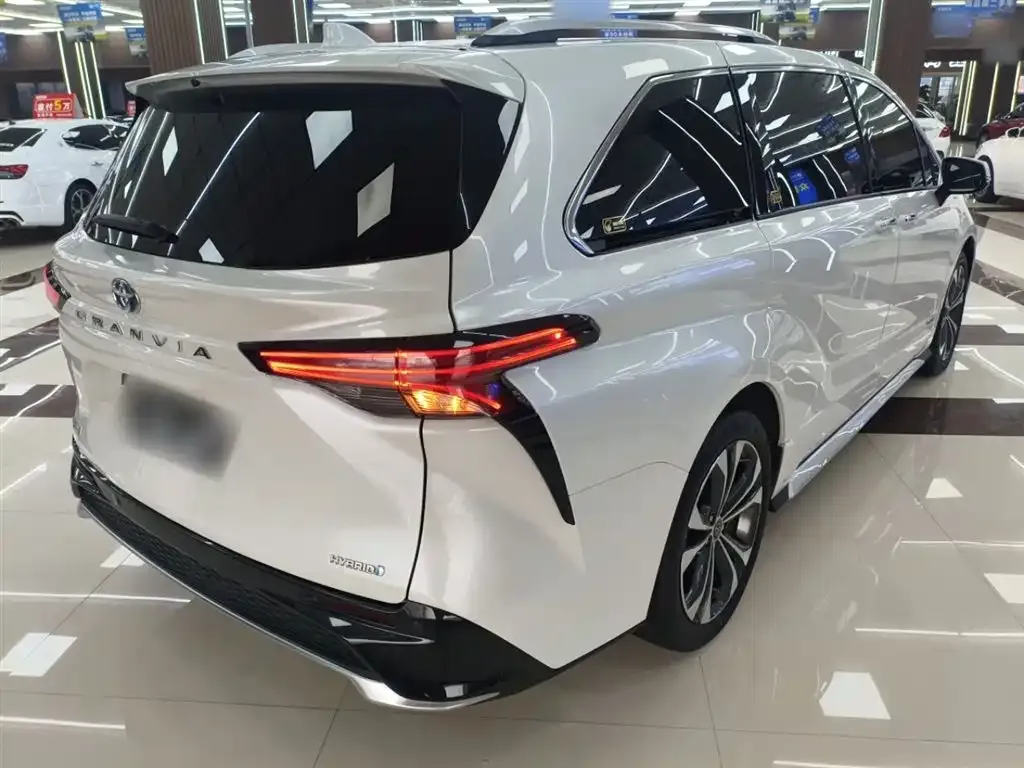 Toyota Granvia 2024 из CN, фото 6
