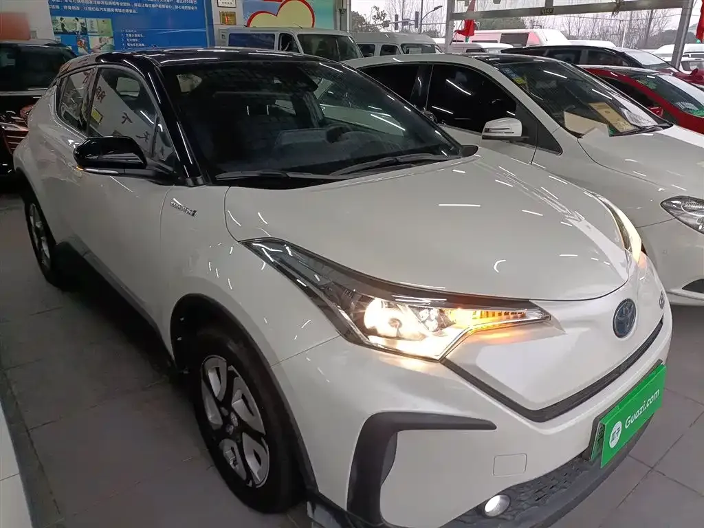 Toyota C-HR EV 2021 из CN, фото 4