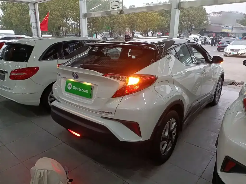 Toyota C-HR EV 2021 из CN, фото 8