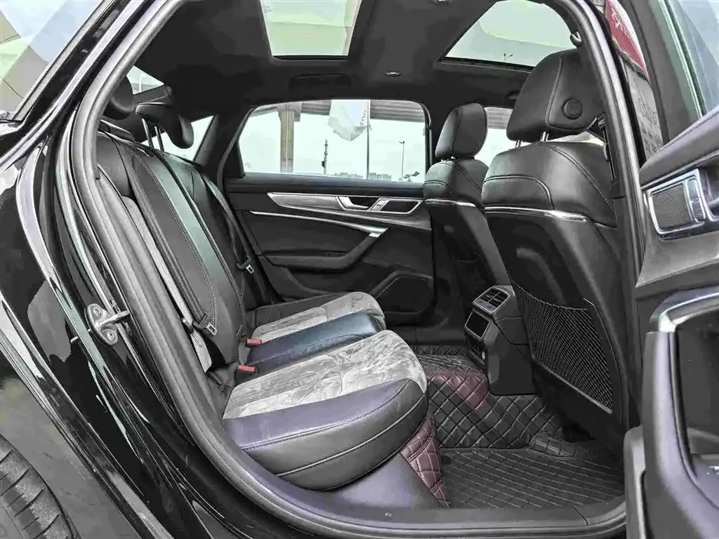 Audi A6L 2023 из CN, фото 4