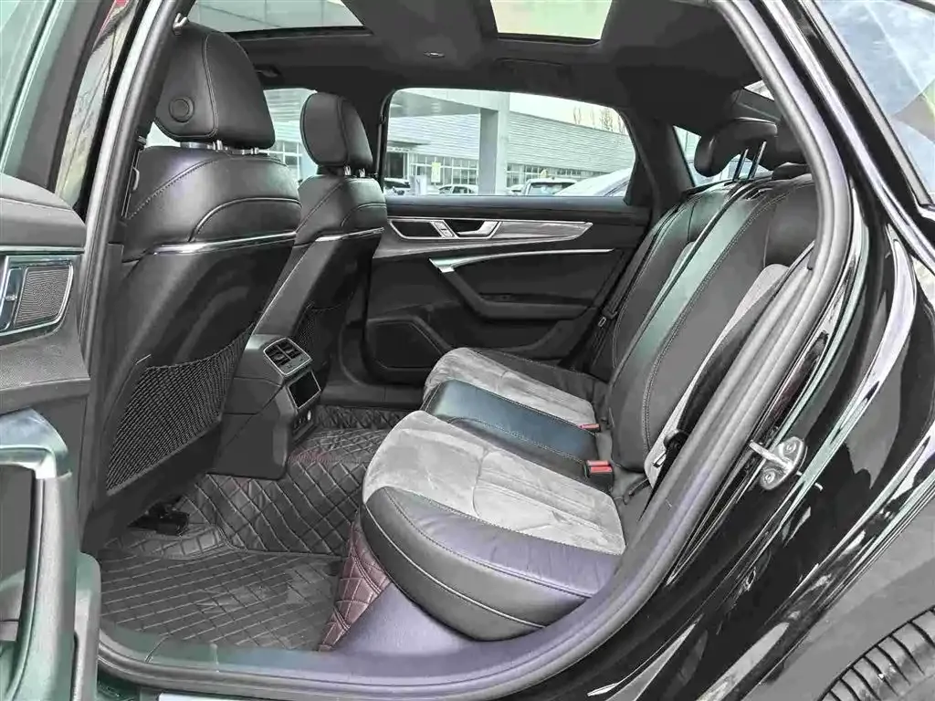 Audi A6L 2023 из CN, фото 5