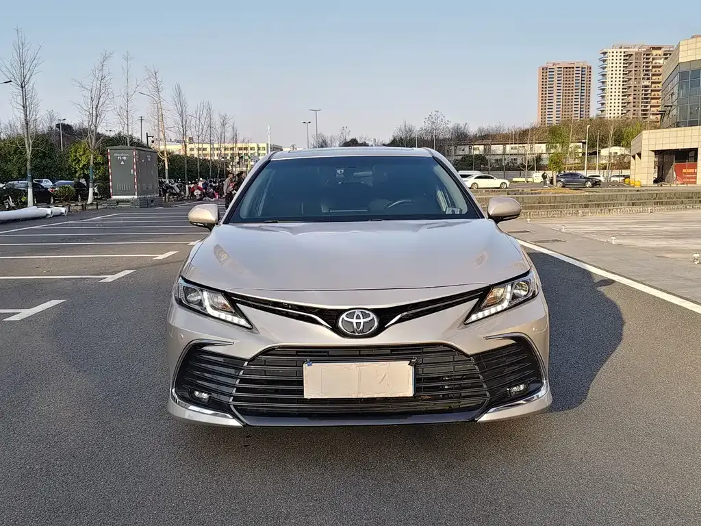 Toyota Camry — фото 6