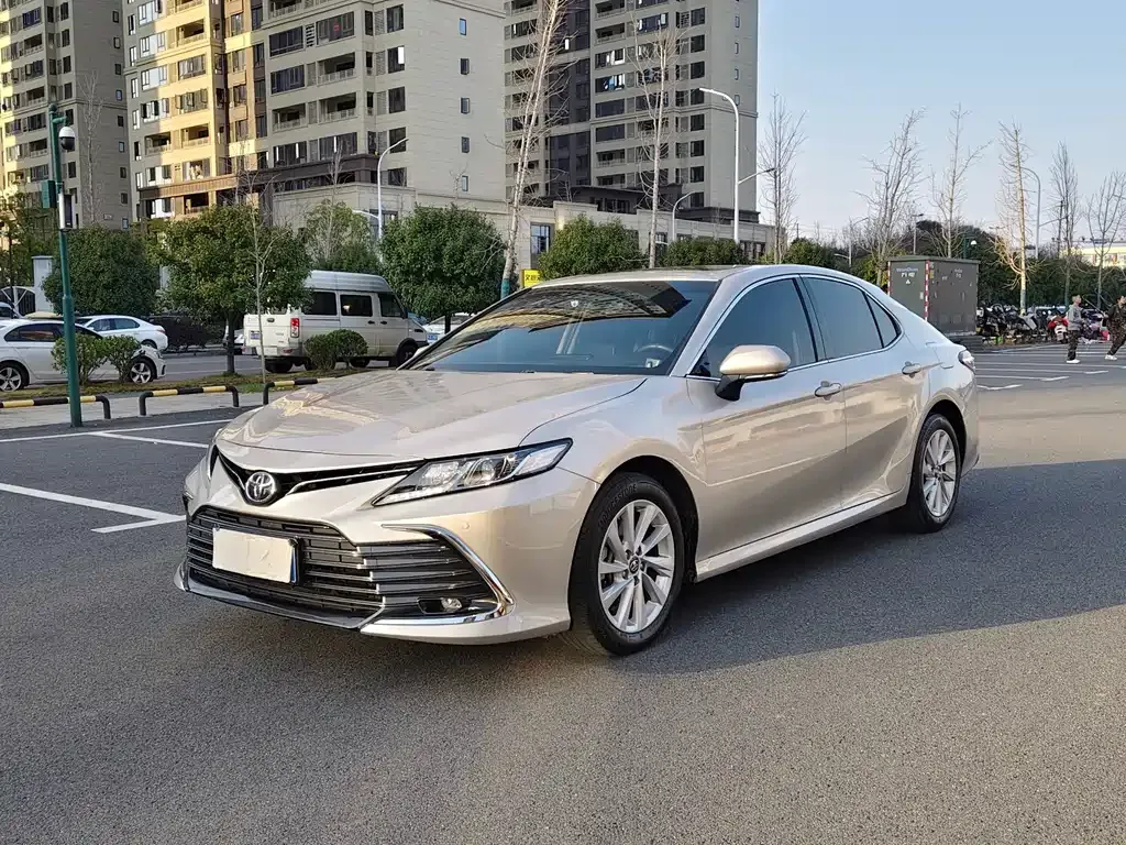 Toyota Camry — фото 8