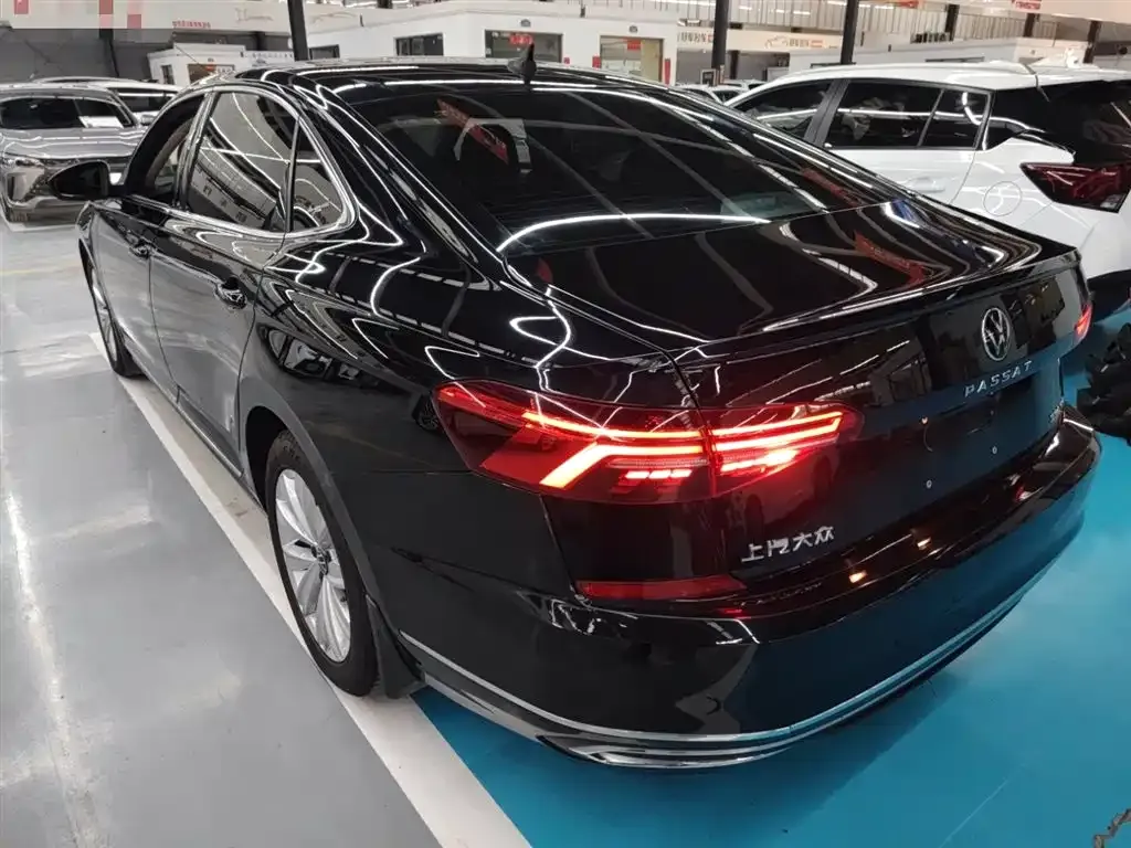 Volkswagen Passat — фото 4