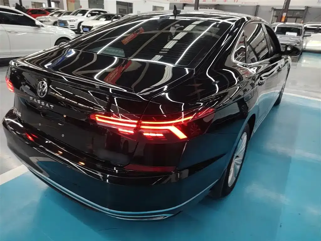 Volkswagen Passat — фото 7