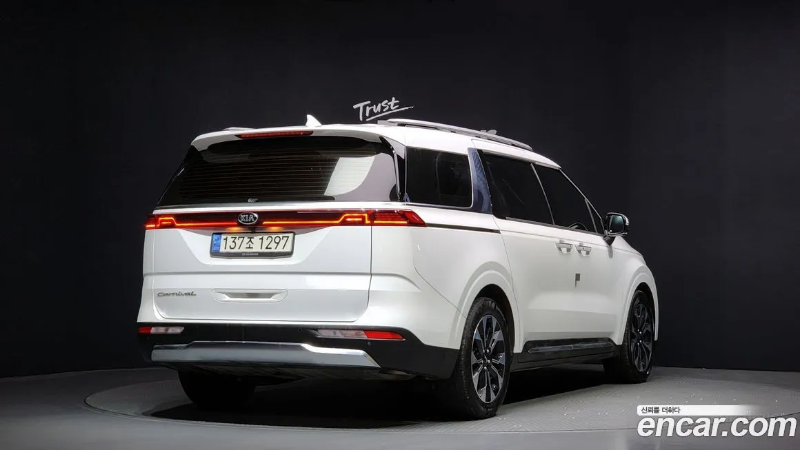 Kia Carnival — фото 2