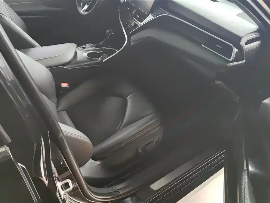 Toyota Camry 2021 из CN, фото 4