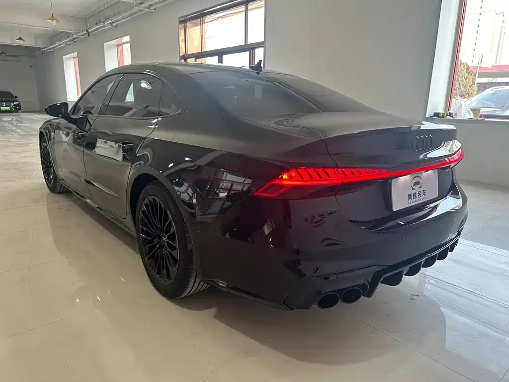 Audi A7L 2024 из CN, фото 3