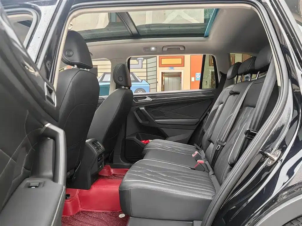 Volkswagen Tiguan L 2023 из CN, фото 4