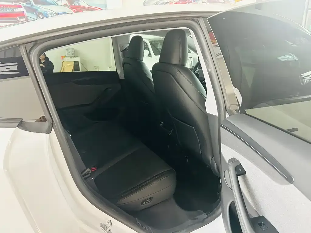 Tesla Model Y 2025 из CN, фото 2