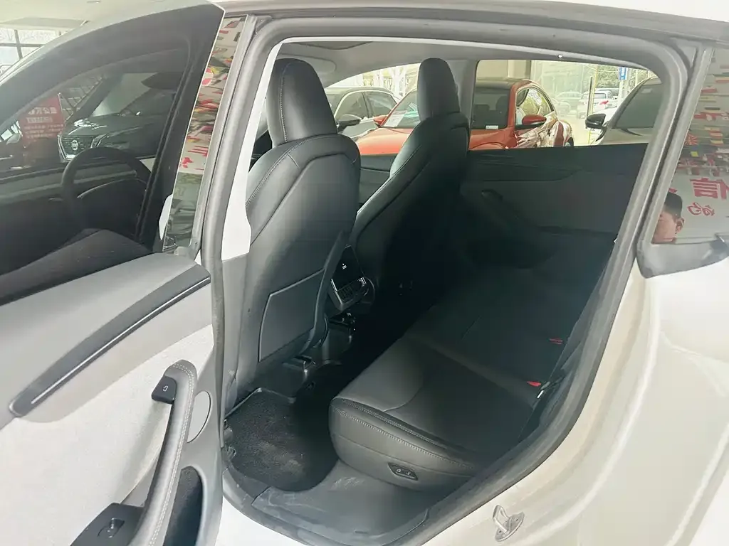 Tesla Model Y 2025 из CN, фото 8