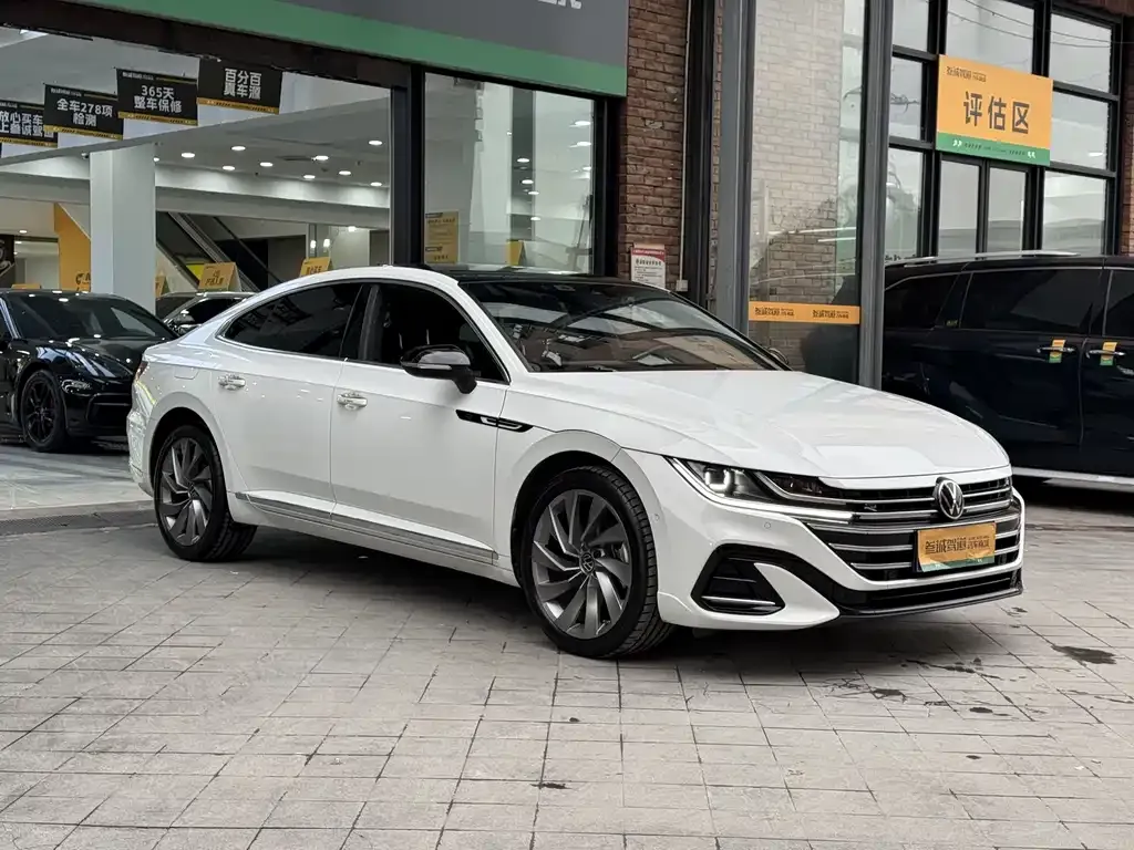 Volkswagen CC 2023 из CN, фото 3