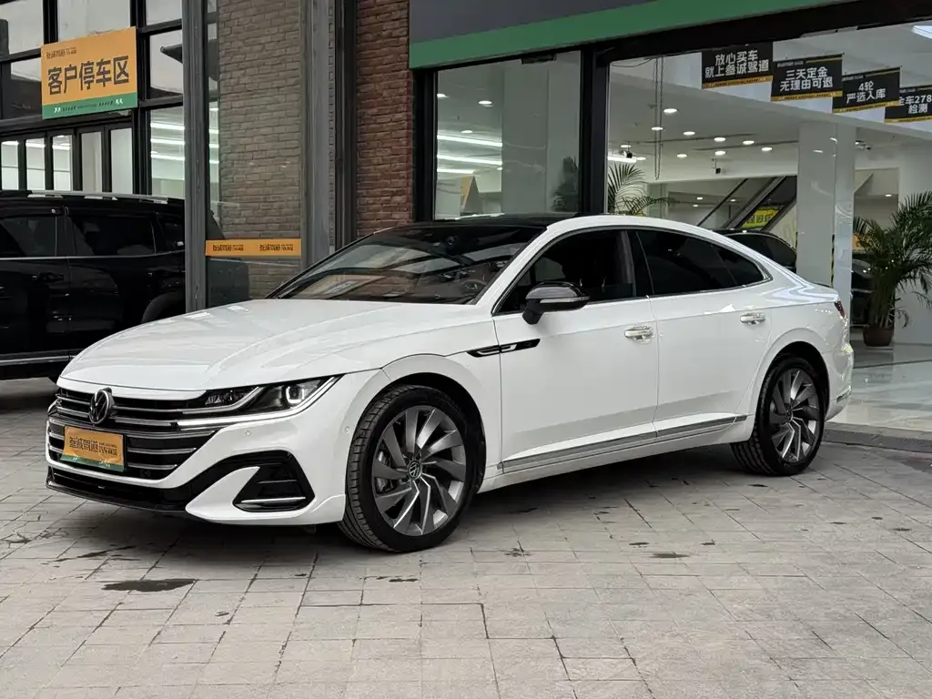 Volkswagen CC 2023 из CN, фото 8