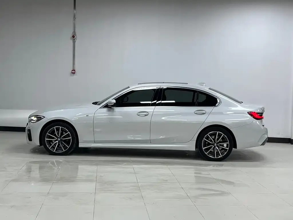 BMW 3 Series 2022 из CN, фото 3