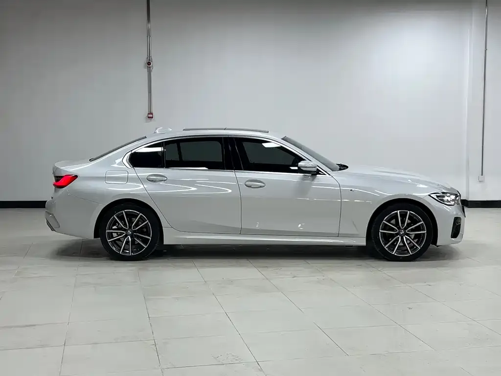 BMW 3 Series 2022 из CN, фото 6