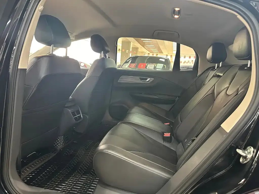 Hongqi E-QM5 2025 из CN, фото 2