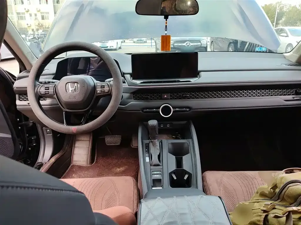 Honda Accord — фото 10