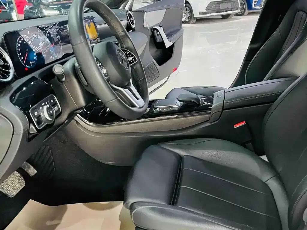 Mercedes-Benz A-Class — фото 10