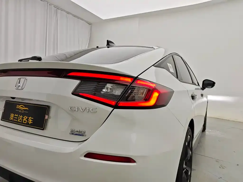 Honda Civic — фото 9
