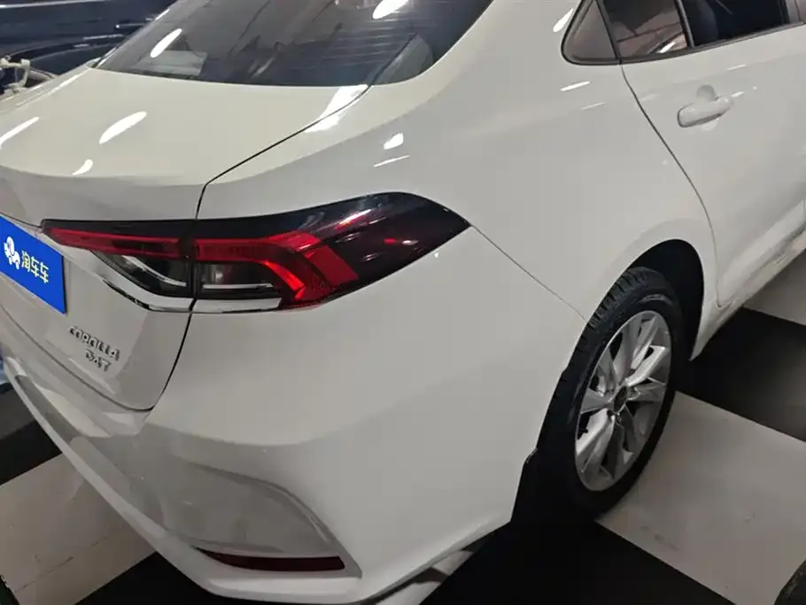 Toyota Corolla — фото 8