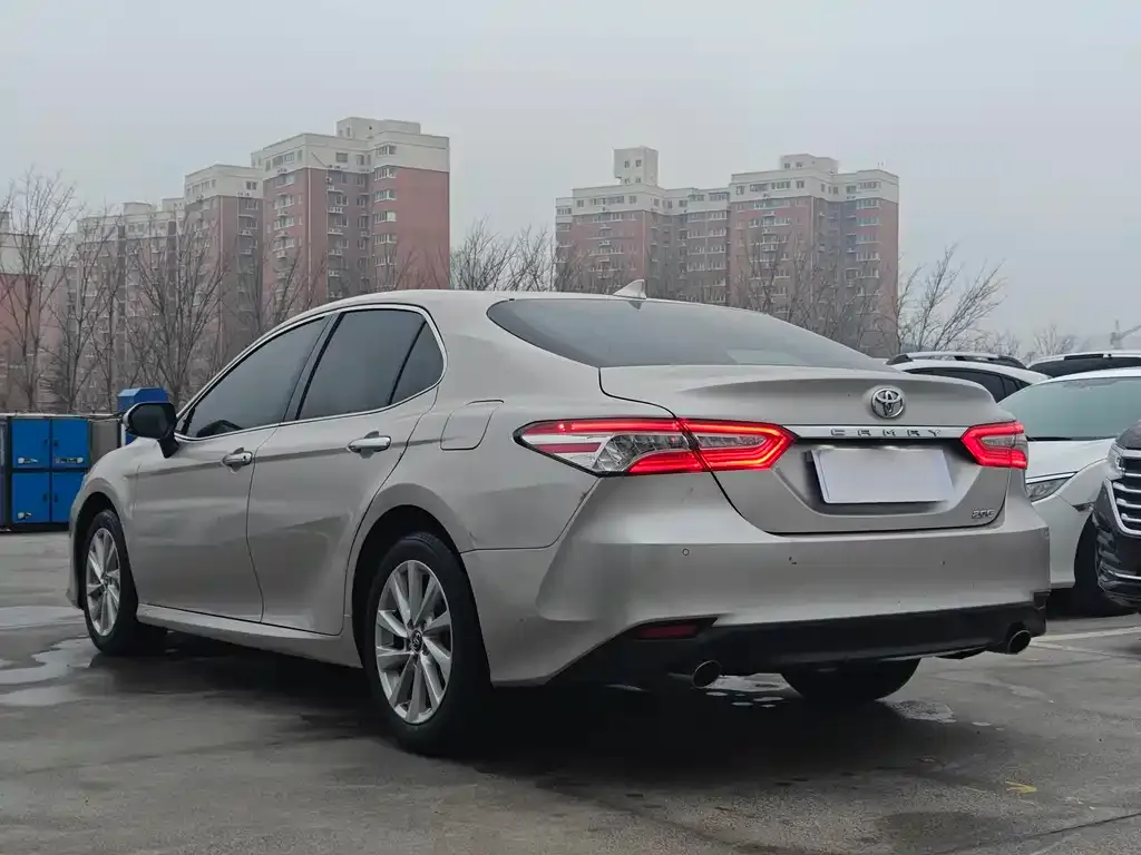 Toyota Camry 2021 из CN, фото 8