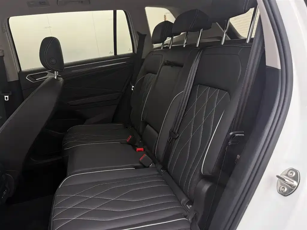 Volkswagen Tiguan L 2024 из CN, фото 3