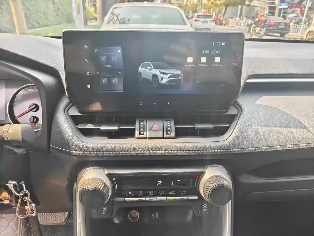 Toyota RAV4 2024 из CN, фото 6