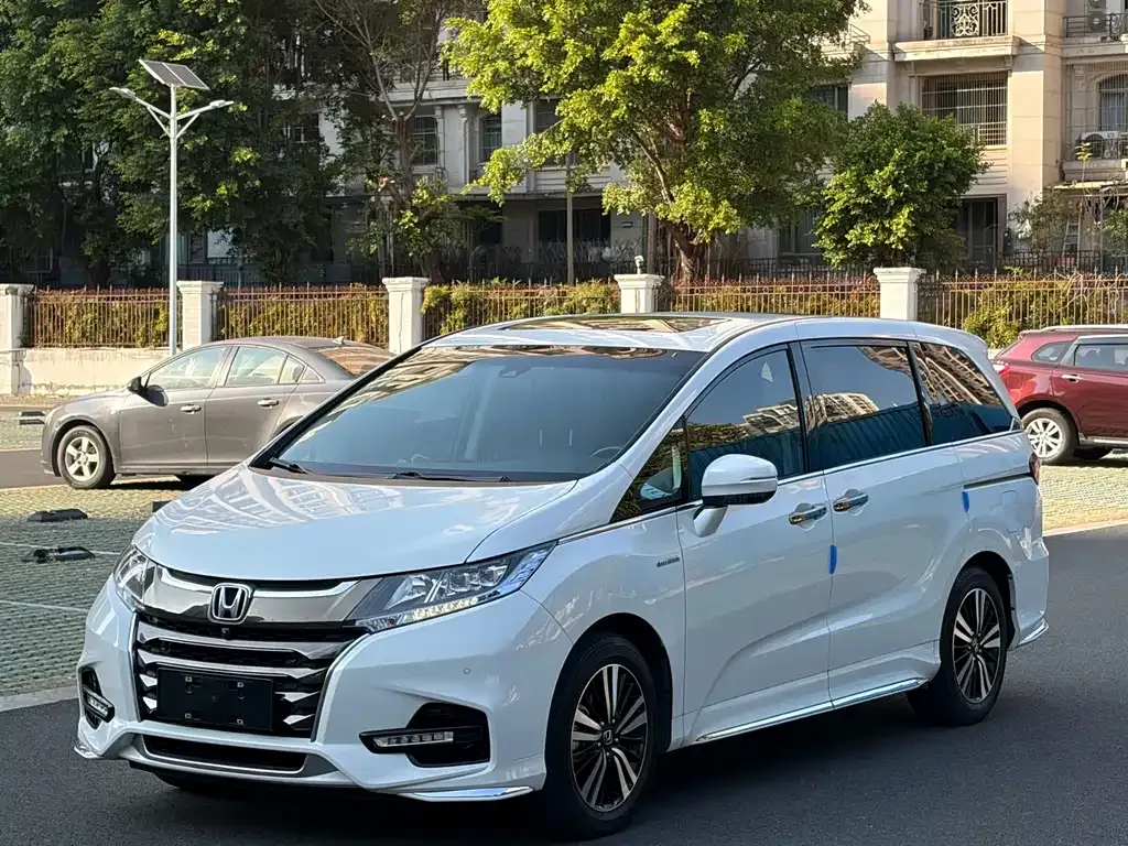Honda Odyssey — фото 1