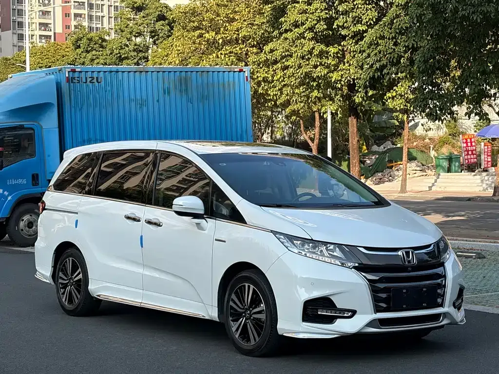 Honda Odyssey — фото 10