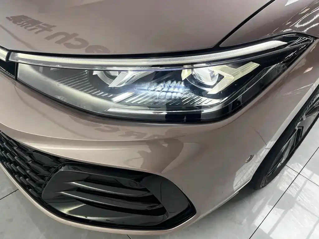 Volkswagen Passat — фото 8