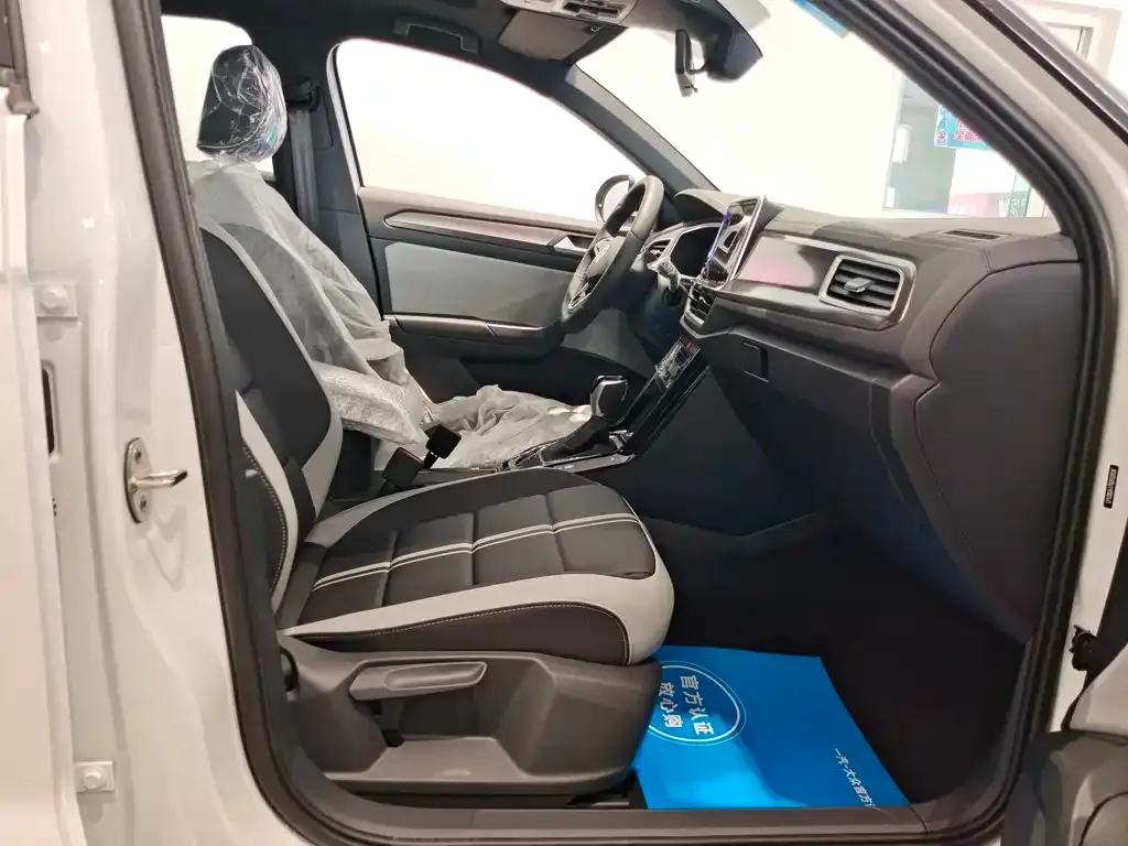 Volkswagen T-Roc 2025 из CN, фото 10