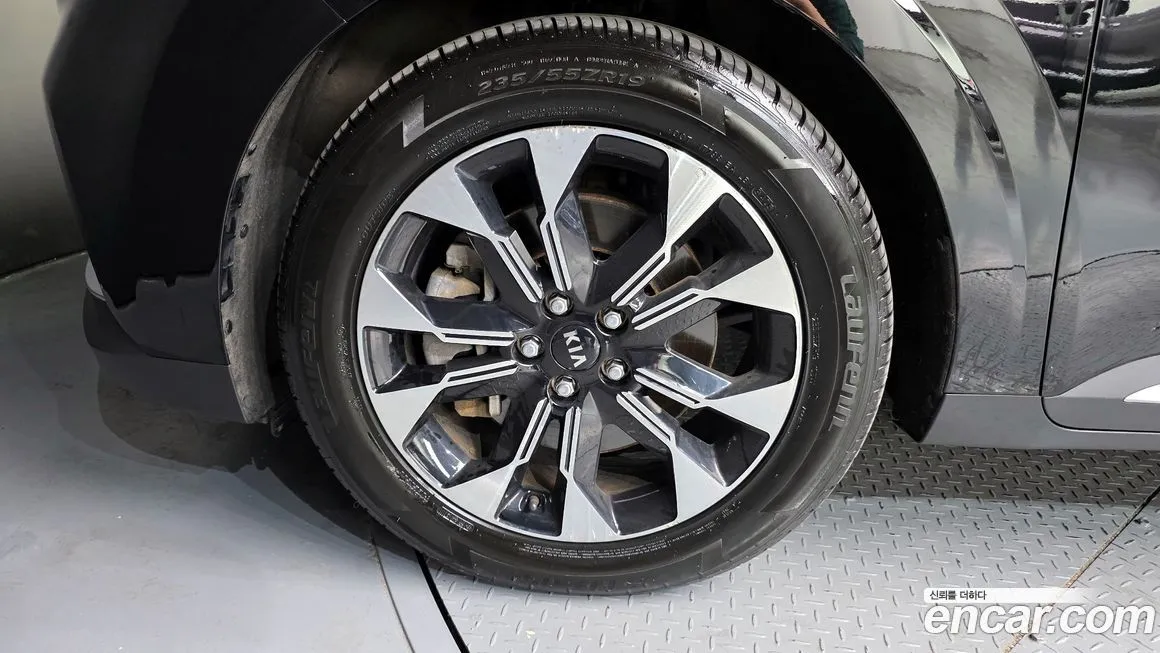 Kia Carnival — фото 10