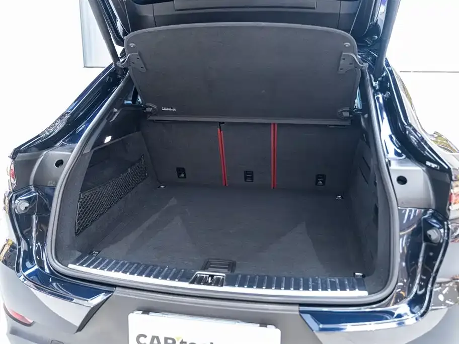 Porsche Cayenne 2023 из CN, фото 2
