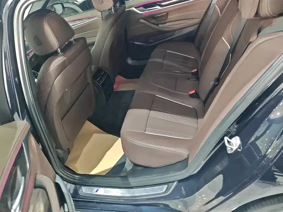 BMW 5 Series — фото 10