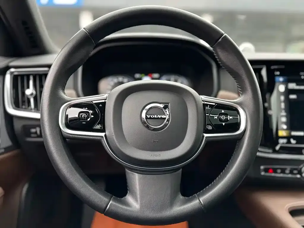 Volvo S90 — фото 4