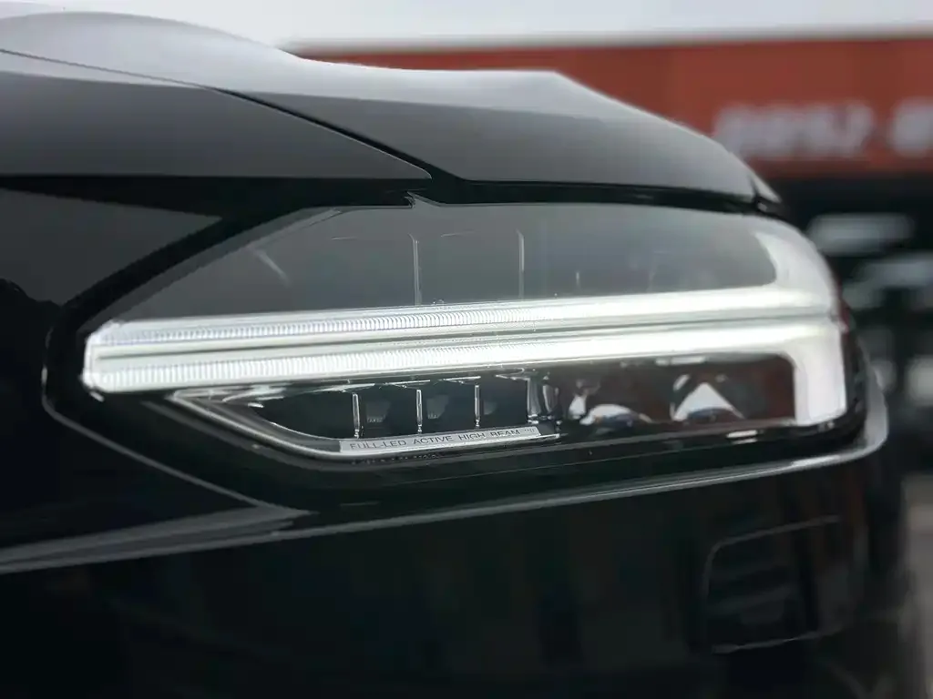 Volvo S90 — фото 3