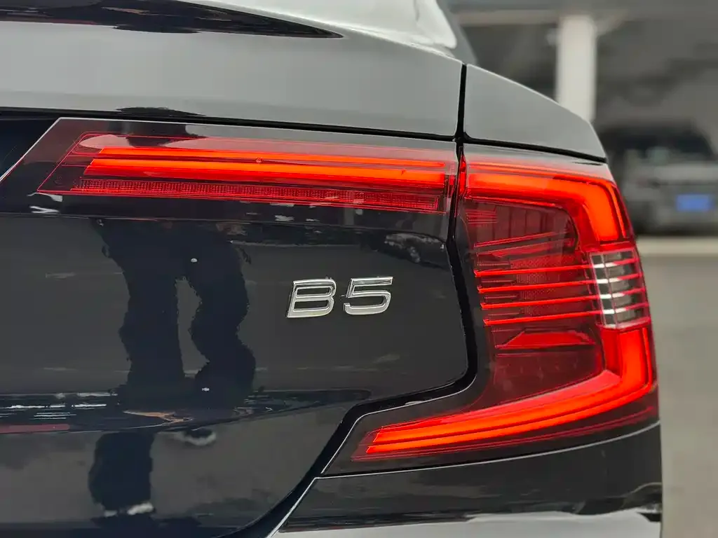Volvo S90 — фото 5