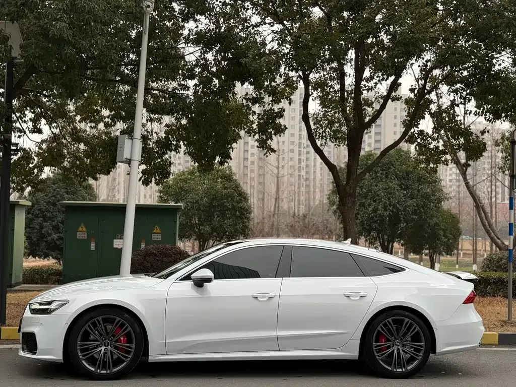 Audi A7 2023 из CN, фото 10