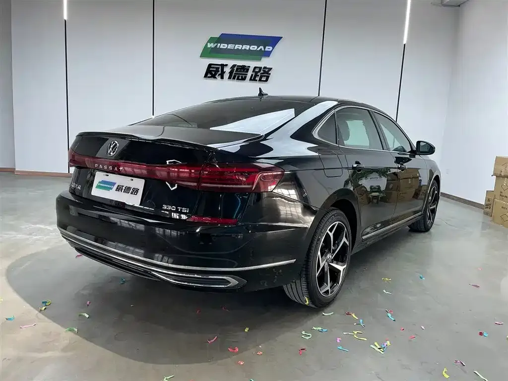 Volkswagen Passat — фото 8
