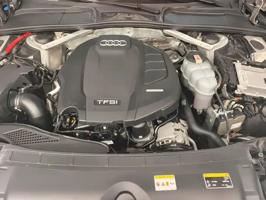 Audi A4L 2021 из CN, фото 5