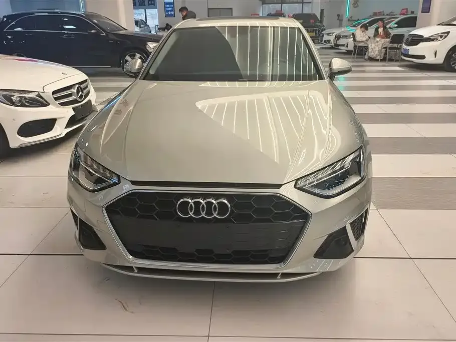 Audi A4L 2021 из CN, фото 9