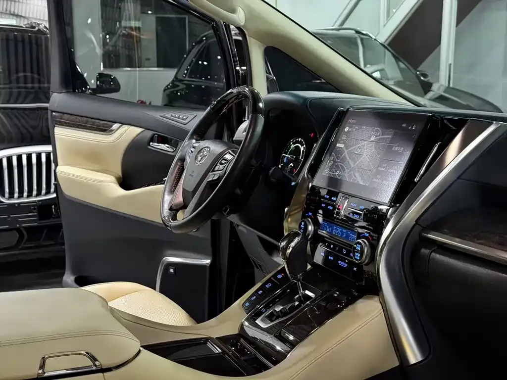 Toyota Vellfire 2023 из CN, фото 4