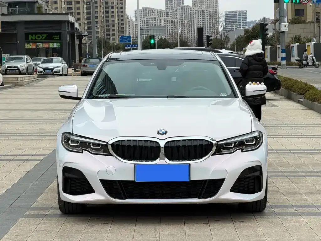 BMW 3 Series 2021 из CN, фото 2