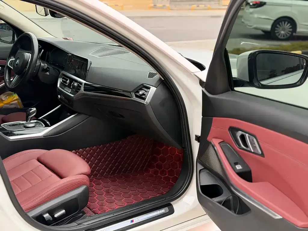 BMW 3 Series 2021 из CN, фото 8