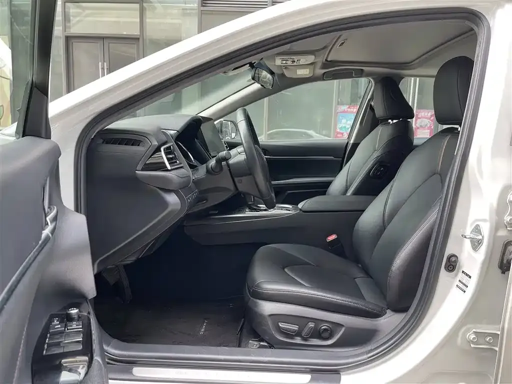 Toyota Camry 2023 из CN, фото 8