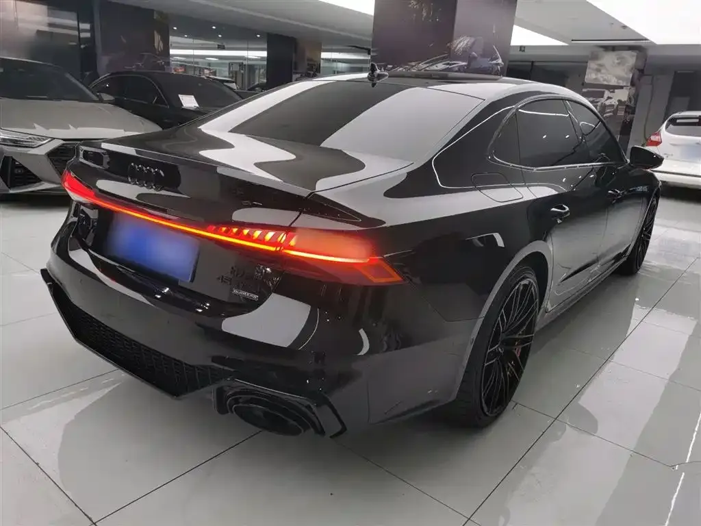 Audi A7L 2022 из CN, фото 4