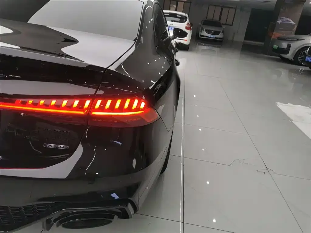 Audi A7L 2022 из CN, фото 10