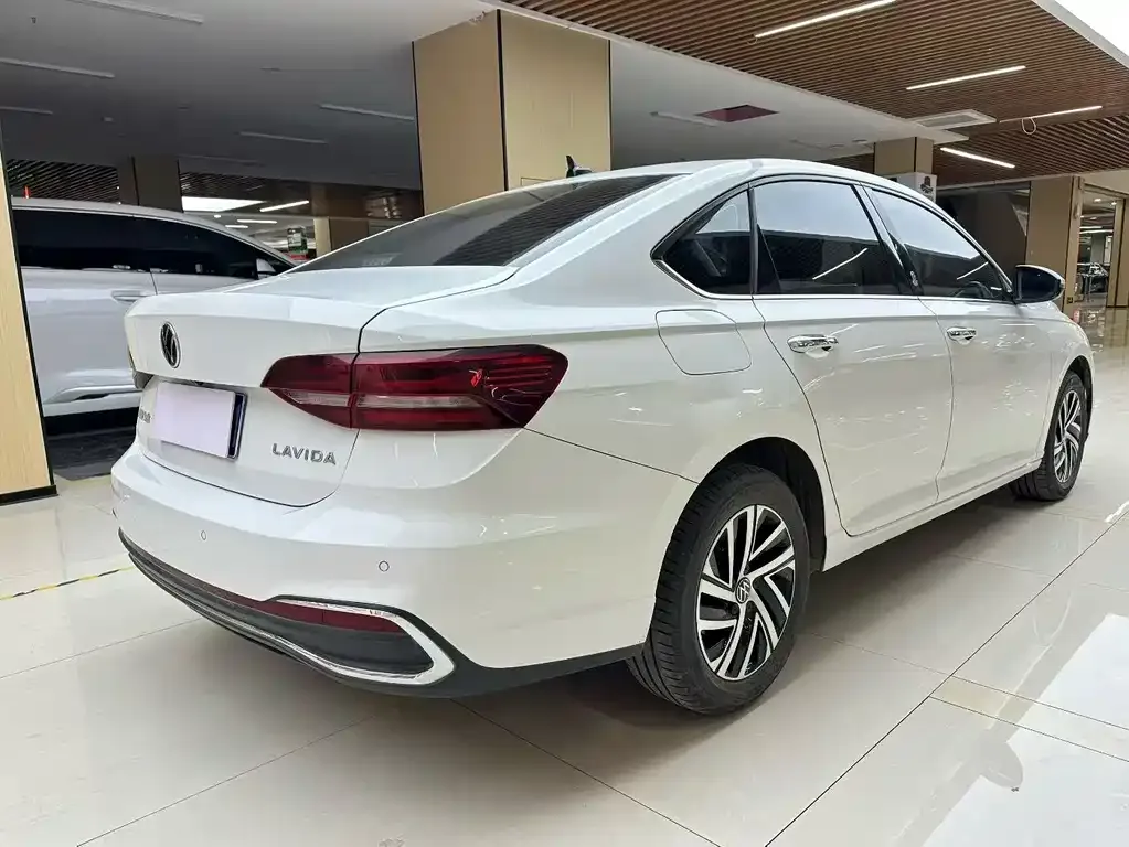 Volkswagen Lavida 2023 из CN, фото 8