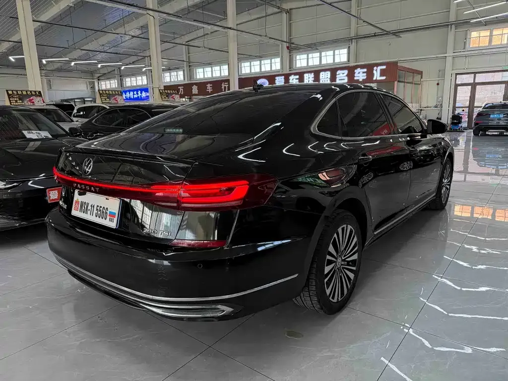 Volkswagen Passat — фото 10