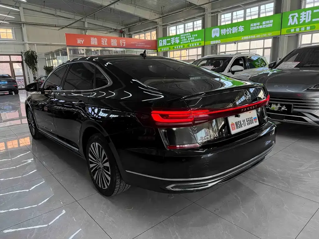 Volkswagen Passat — фото 5